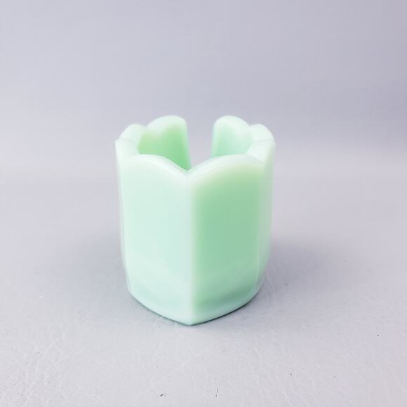 Mosser Glass 2-3/4 Inch Jadeite Glass Scalloped Spoon Rest - Picture 5 of 12